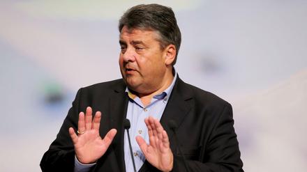 Der Parteivorsitzende der SPD, Sigmar Gabriel, wird ohne ein Votum des Bundestages nicht über CETA abstimmen. 