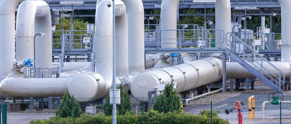 Mecklenburg-Vorpommern, Lubmin: Rohrsysteme und Absperrvorrichtungen in der Gasempfangsstation der Ostseepipeline Nord Stream 1 und der Übernahmestation der Ferngasleitung OPAL.