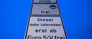 In Stuttgart am strengsten: Ein Schild weist auf das Fahrverbot für Dieselfahrzeuge ab der Schadstoffklasse Euro 5 hin.