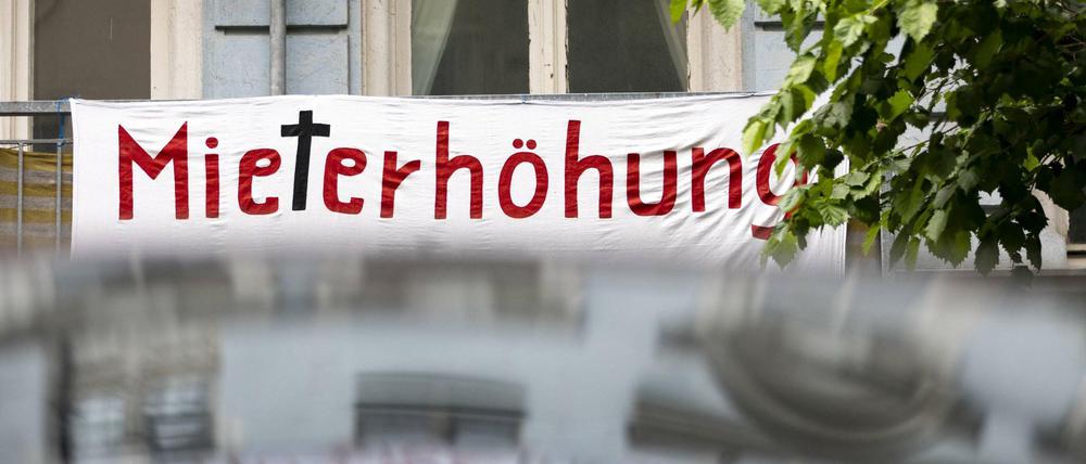 Angst vor Überforderung: Bezahlbarer Wohnraum wird in Berlin knapper, der Mietendeckel soll helfen. 
