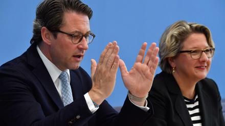 Schwieriger Kompromiss. Bundesumweltministerin Svenja Schulze (SPD) und Verkehrsminister Andreas Scheuer (CSU) präsentierten in Berlin das Diesel-Konzept der Bundesregierung. 