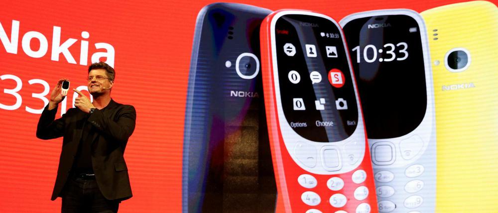 Das Nokia 3310 kam 2000 auf den Markt. Die Neuauflage kann nicht viel, aber dafür ist es solide, und der Akku hält lange. 