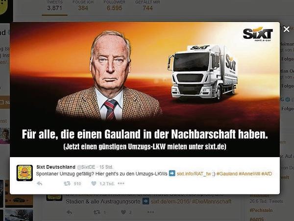 Sixt-Werbung mit AfD-Politiker Alexander Gauland. Der hatte vor der Fußball-EM im Sommer gesagt, Deutsche wollten den Fußblaller Gerome Boateng nicht als Nachbar haben. Sixt reagiert mit diesem Motiv.