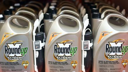 Die in dem Unkrautvernichtungsmittel Roundup enthaltene Chemikalie Glyphosat steht unter Verdacht krebserregend zu sein.
