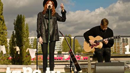 "Auf den Dächern" heißt eine Sendung, die Tape.tv selbst produziert. Sie präsentiert Musiker wie Florence + the Mashine vor der Skyline Berlins. Der Online-Musiksender hat monatlich rund 3,5 Millionen Nutzer. 