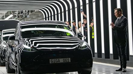 Elon Musk bei der Eröffnung des Tesla-Werks in Grünheide am 22. März 2022