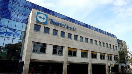 In diesem ehemaligen Sparkassen-Gebäude in Göppingen ist der Hauptsitzt von Teamviewer, an dem rund 400 Menschen arbeiten. 