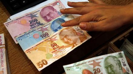 Die türkische Lira ist in den letzten Wochen abgestürzt - am Montag erholte sich der Kurs.