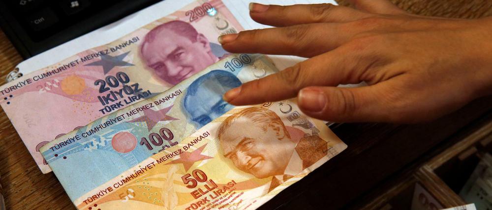 Chefwechsel bei der türkischen Notenbank: Der Abwärtskurs der Lira ist ...