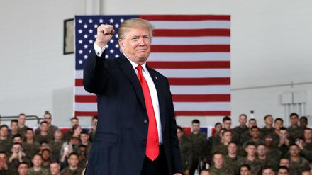 US-Präsident Donald Trump zu Besuch bei Soldaten