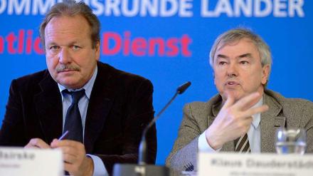 Gemeinsam für mehr Geld. Verdi-Chef Bsirske und sein Kollege Dauderstädt vom Beamtenbund verkünden die Forderung.