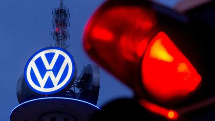 Stop: Volkswagen tritt auf die Bremse. 
