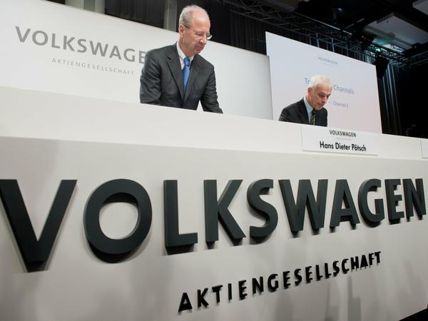 Am Donnerstag erklärten der neue VW-Chef Matthias Müller (rechts) und Aufsichtsratschef Hans Dieter Pötsch, die Lage sei weniger schlimm als gedacht.