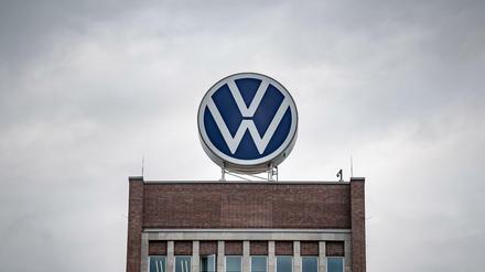 Vergleicht sich VW mit seinen deutschen Kunden? Das Oberlandesgericht Braunschweig hat eine Frist bis zum 31. Dezember dieses Jahres gesetzt, innerhalb derer sich der Konzern entscheiden soll. 