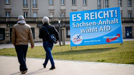 Wahlplakat der Alternative für Deutschland (AfD) fuer die Landtagswahl in Sachsen-Anhalt in Merseburg bei Halle an der Saale. 