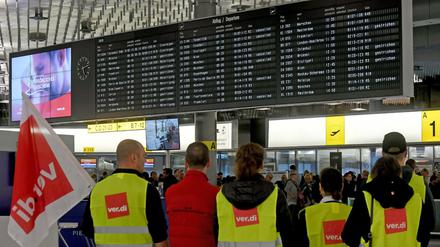 Streikposten am Flughafen Hannover 