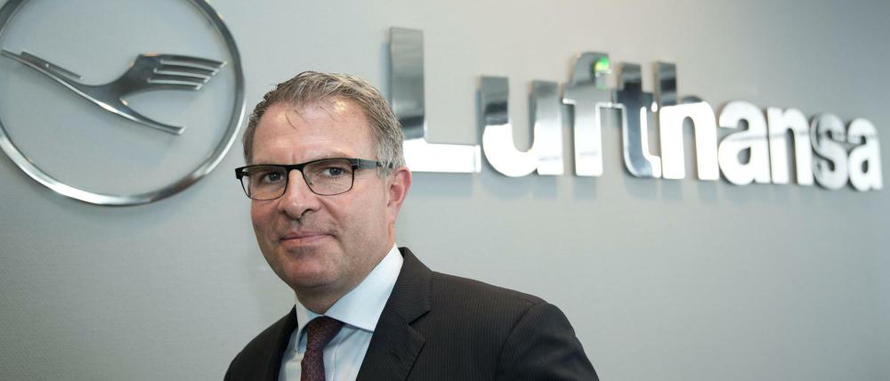 Setzt auf die Hauptstadt: Lufthansa-Vorstand Carsten Spohr posiert anlässlich des 25. Jahrestags des Wiederanflugs Berlins durch die Lufthansa auf dem Flughafen Tegel in Berlin.