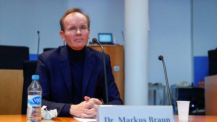 Markus Braun, ehemaliger Vorstandsvorsitzende von Wirecard, vor seiner Aussage im Wirecard-Untersuchungsausschuss des Bundestages. informiert waren. 