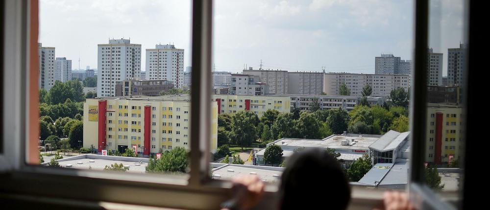 Plattenwohnung in Marzahn: In Berlin fehlen 120.000 bezahlbare Wohnungen