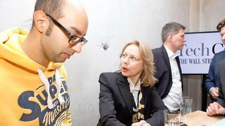 Wirtschaftssenatorin Cornelia Yzer diskutierte im KaffeeMitte über die Berliner Start-Up Szene.