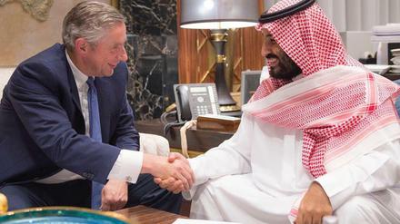 Im Oktober haben Kronprinz Mohammed bin Salman und Klaus-Christian Kleinfeld den Vertrag in Riad unterzeichnet.
