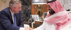 Im Oktober haben Kronprinz Mohammed bin Salman und Klaus-Christian Kleinfeld den Vertrag in Riad unterzeichnet.
