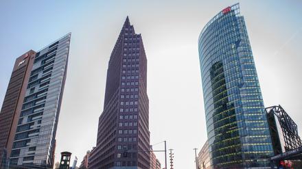 Beim Paketverkauf rund um den Potsdamer Platz wechselte im Oktober 2015 auch der Kollhoff-Tower in der Mitte den Besitzer.