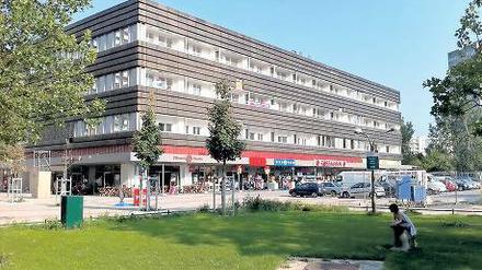 Wohnen neben den Kurzwaren. Das frühere Kaufhaus am Anton-Saefkow-Platz in Lichtenberg beherbergt heute die „Star Lofts“ mit 84 Wohnungen.