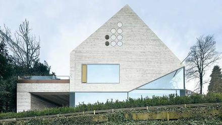 Aus einem Guss: Sogar das Dach dieses Stuttgarter Hauses ist aus Dämmbeton. Der Vorteil dieser Bauweise ist, dass kaum Wärmebrücken entstehen.