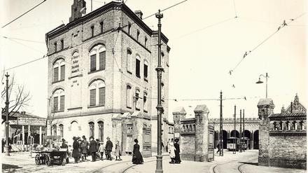 Das ehemalig Straßenbahndepot "Nordend" wurde 1924 durch den Architekten Jean Krämer erweitert. Es steht unter Denkmalschutz. Errichtet wurde die Anlage mit zunächst 19 Hallengleisen 1901.