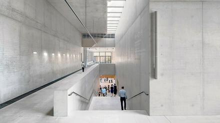 1. Preis: Die James-Simon-Galerie (David Chipperfield Architects Berlin). Die Jury würdigte hier eine Architektur, die – mit wenigen Kompromissen gebaut und durchdachten Details versehen – ein Gefühl der Zeitlosigkeit vermittelt. 