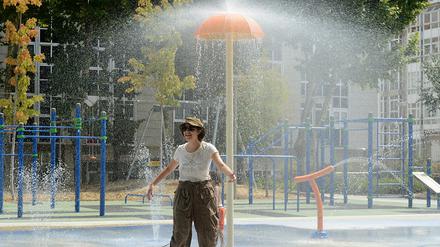 Wasserverdunstung kann eine erste Hilfe sein, mit der Großstädte Gluthitzeperioden begegnen.