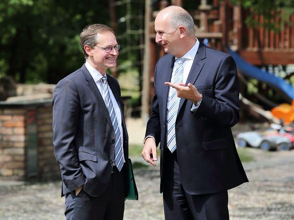 Weder Dietmar Woidke (rechts) noch Michael Müller haben eine abgestimmte Steuerung von Wohnungsbau auf Regierungsebene gehoben.