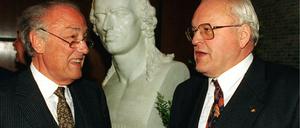 Eberhard Lämmert unterhält sich mit dem ehemaligen Bundespräsidenten Roman Herzog. 