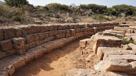 Im Westen Kretas kann man heute die Überreste des Hafens der antiken Stadt Phalasarna auf dem Trockenen besichtigen – rund sechs Meter über dem Meeresspiegel.