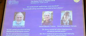 Der US-Physiker Arthur Ashkin bekommt die eine Hälfte des Nobelpreises für Physik 2018, die andere Hälfte teilen sich seine Kollegen Gérard Mourou und Donna Strickland. 