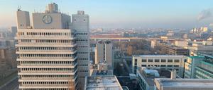 Am Bayer-Standort in Berlin Wedding sollen Parkplatz-Flächen und ehemalige Schering-Gebäude für die Ansiedlung von Biotech-Firmen genutzt werden.