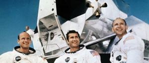 Alan Bean, rechts, als Mitglied der Apollo-12-Besatzung