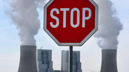 Klimatreiber. Braunkohlekraftwerke stoßen massenhaft Kohlendioxid aus. Um die Erderwärmung wirksam zu bremsen, müssen Emissionen von fossilen Energieträgern deutlich sinken. 