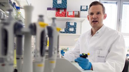 Professor Hendrik Streeck (42), Direktor des Instituts für Virologie an der Uniklinik in Bonn.