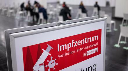 Im ganzen Land wie hier in der Messe Köln wurden Impfzentren eingerichtet.