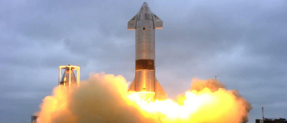 Die SpaceX-Rakete „Starship SN15“ beim Start in Boca Chica, Texas