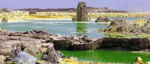 Grün ist die Farbe des Lebens - hier allerdings nicht. In den Gewässern des Dallol-Vulkans stammt die Farbe von reduziertem Eisen.