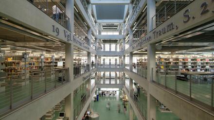 Blick in die Universitätsbibliothek der Technischen Universität.