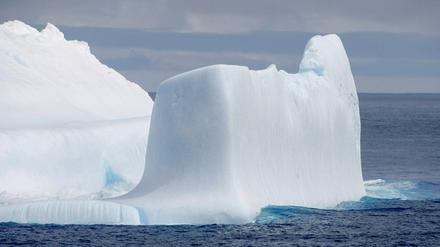 Abschmelzendes Eis lässt den globalen Meeresspiegel ansteigen.