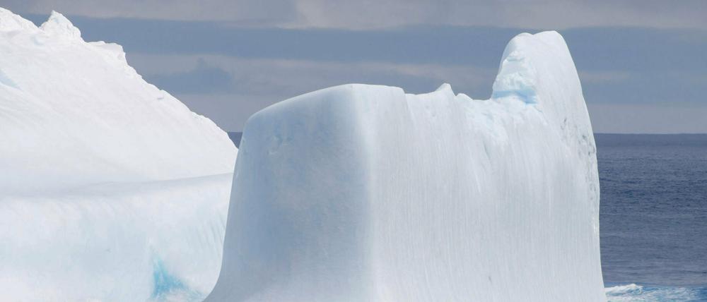 Abschmelzendes Eis lässt den globalen Meeresspiegel ansteigen.