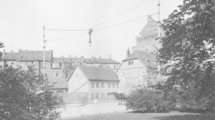 Auch in Erfurt: Stromzuführung und Aufzugsvorrichtung für eine Bogenlampe in der Johannesstraße (1913)