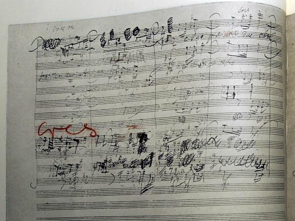 Das Faksimile der Partitur der neunten Sinfonie von Ludwig van Beethoven.