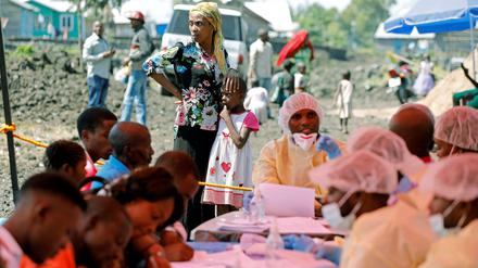 Der Ebola-Impfstoff (rVSV-ZEBOV-GP) In Goma, einer Millionenstadt der Demokratischen Republik Kongo, werden neben Ärzten und Pflegern auch besonders gefährdete Frauen und Kinder geimpft. 