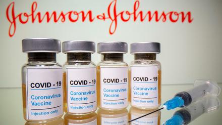 US-Behörde FDA für Aussetzung von Impfungen mit Mittel von Johnson &amp; Johnson. 